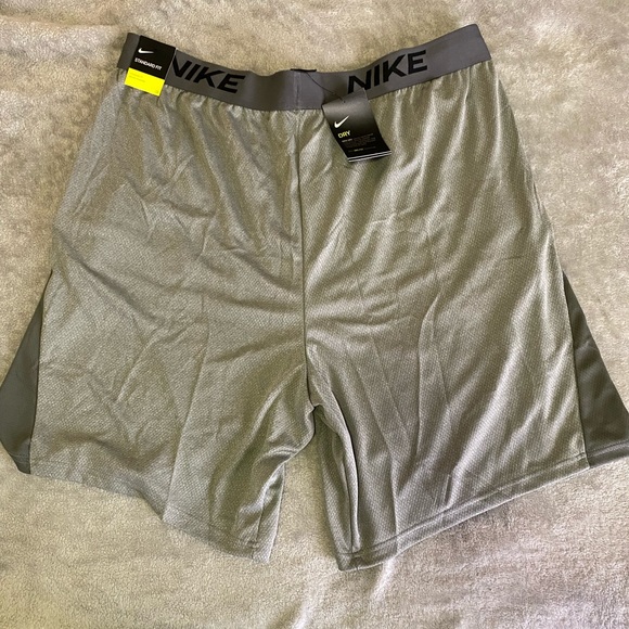 mens nike shorts big and tall